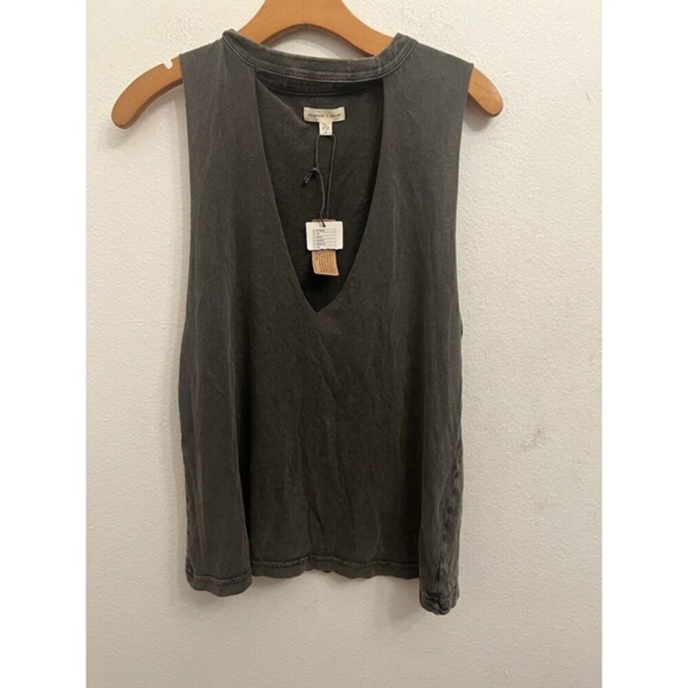 NWT SILENCE + NOISE URBAN OUTFITTERS SOLID GRAY TANK SIZE MEDIUM (L11)